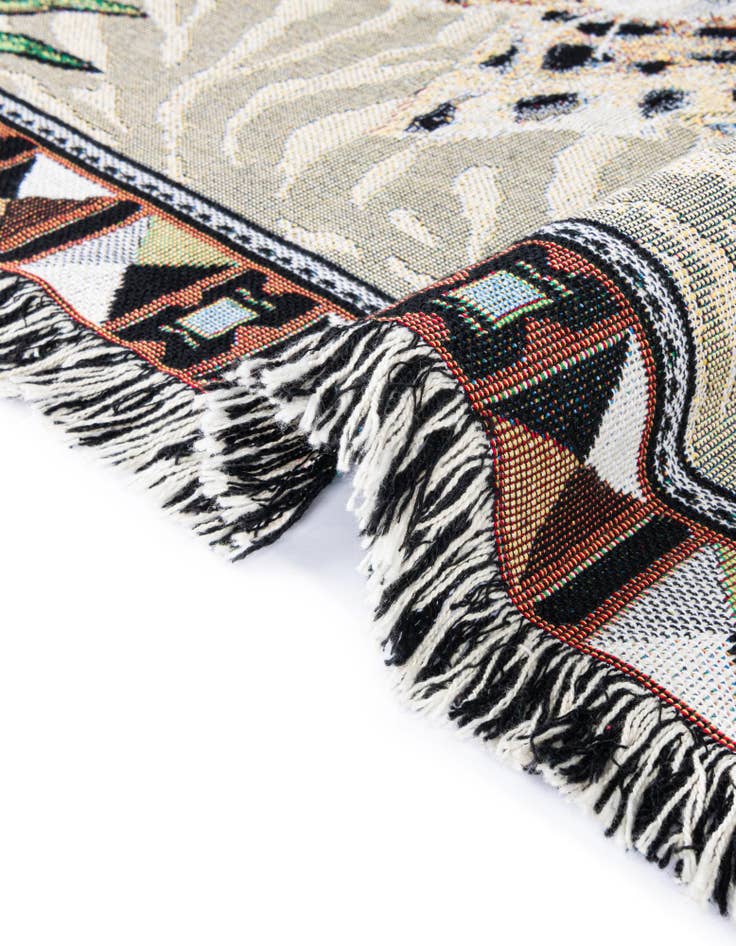 Detail image of 4' 6 x 6' Big Cats Throw Blanket