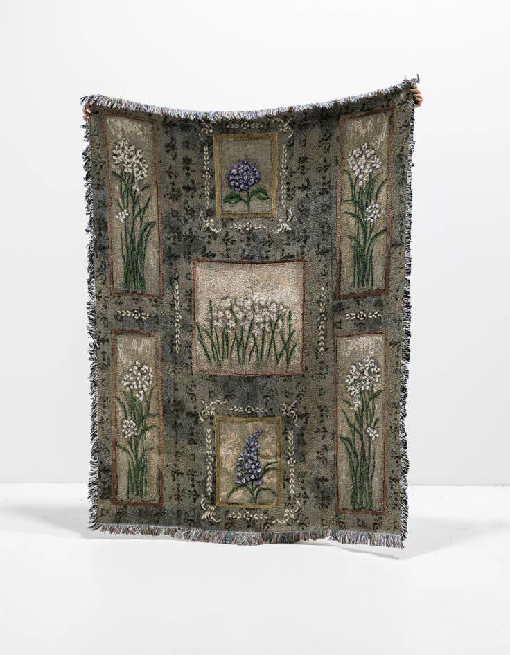 Detail image of 4' 6 x 6' Garden Maze Throw Blanket