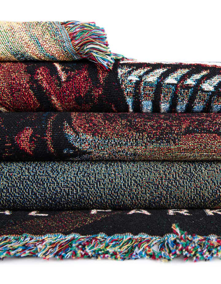135cm x 185cm Yellowstone Throw Blanket
