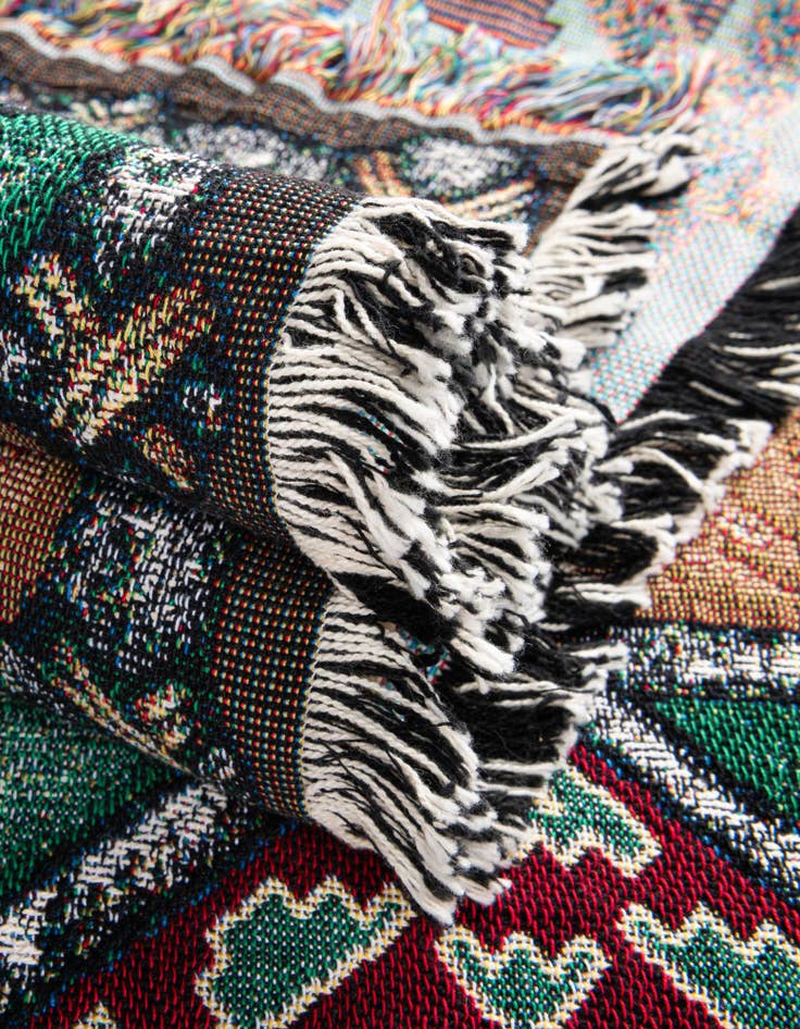 Detail image of 4' 6 x 6' Wolf Lodge Throw Blanket