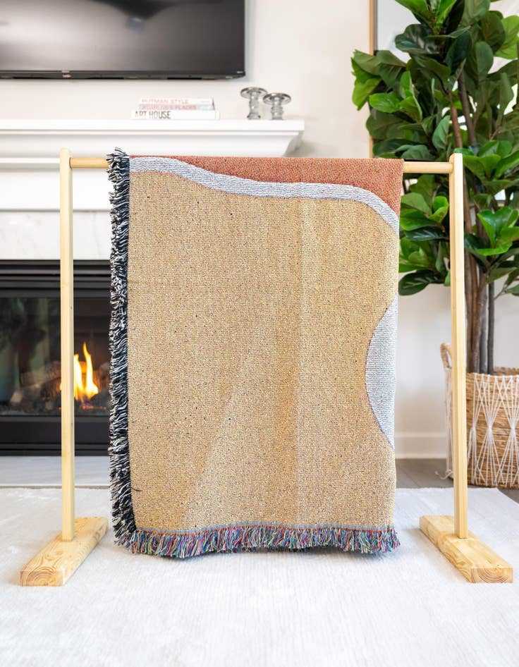 Detail image of 4' 6 x 6' 70's Sunset Throw Blanket