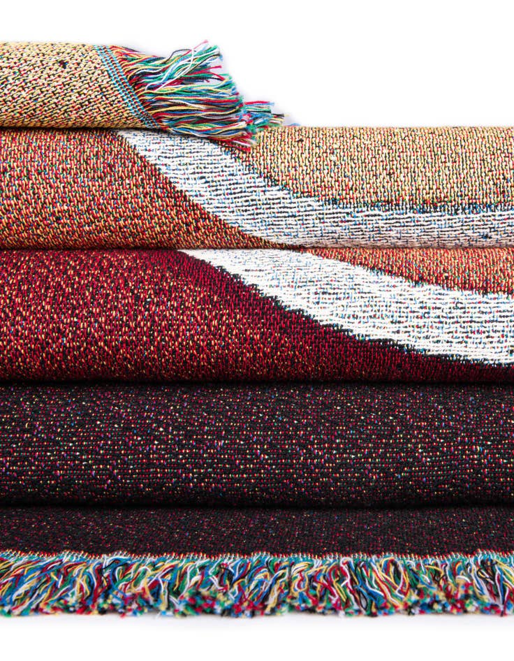 Detail image of 4' 6 x 6' 70's Sunset Throw Blanket