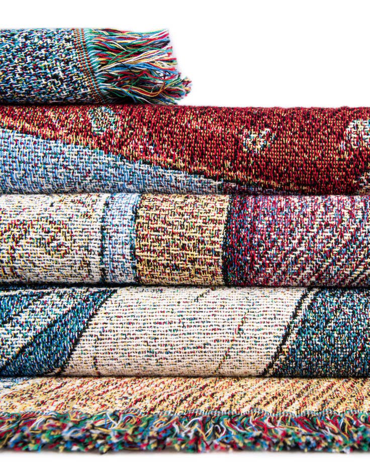 Detail image of 4' 6 x 6' Bay Regatta Throw Blanket