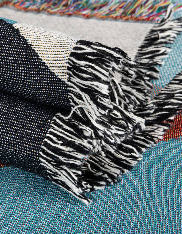 Detail image of 4' 6 x 6' Fork and Plate Throw Blanket