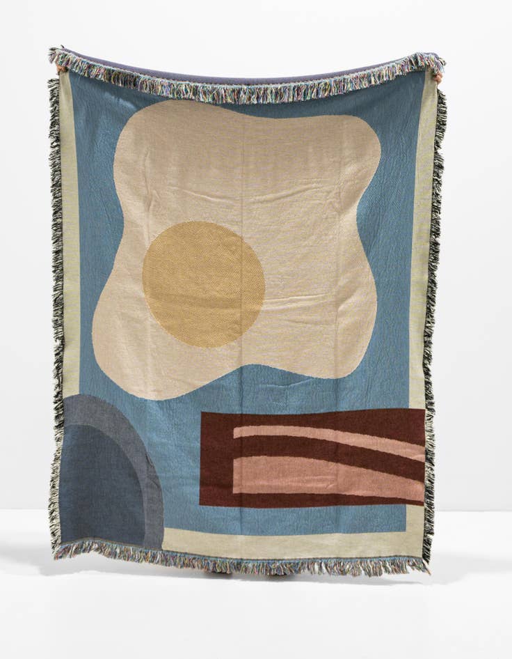 Detail image of 4' 6 x 6' Plate Throw Blanket