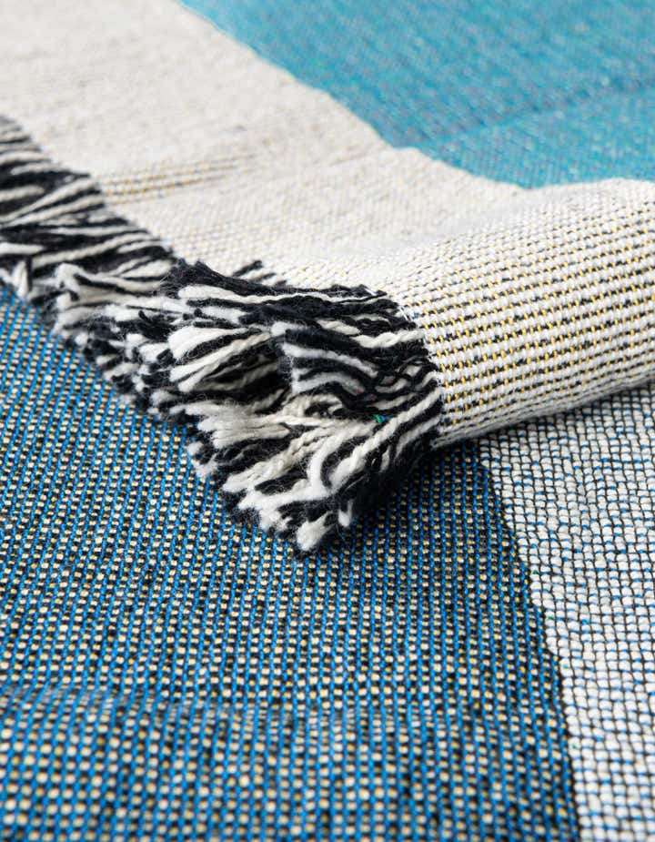 4' 6 x 6' Plate Throw Blanket