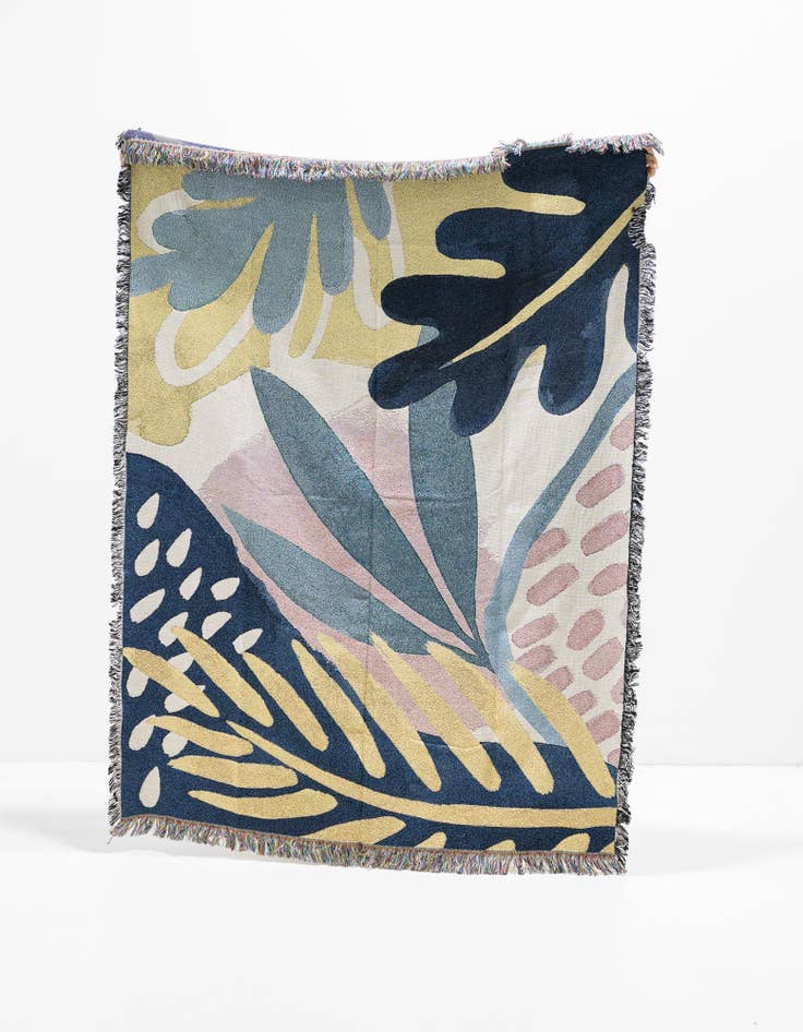 Detail image of 4' 6 x 6' Tropical Salve Throw Blanket