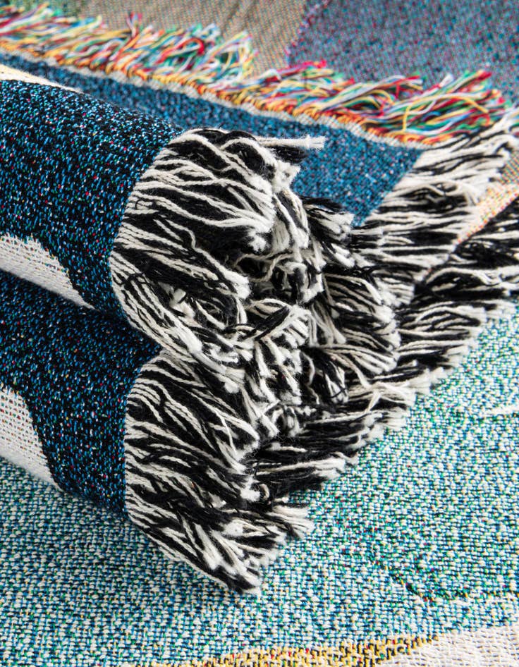 Detail image of 4' 6 x 6' Tropical Salve Throw Blanket