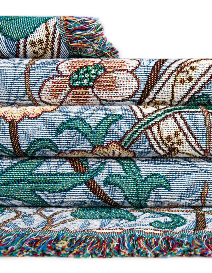 Detail image of 4' 6 x 6' William Morris Daffodil Throw Blanket
