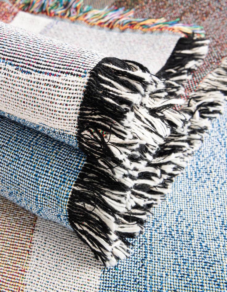 Detail image of 4' 6 x 6' Desert Abstract Throw Blanket