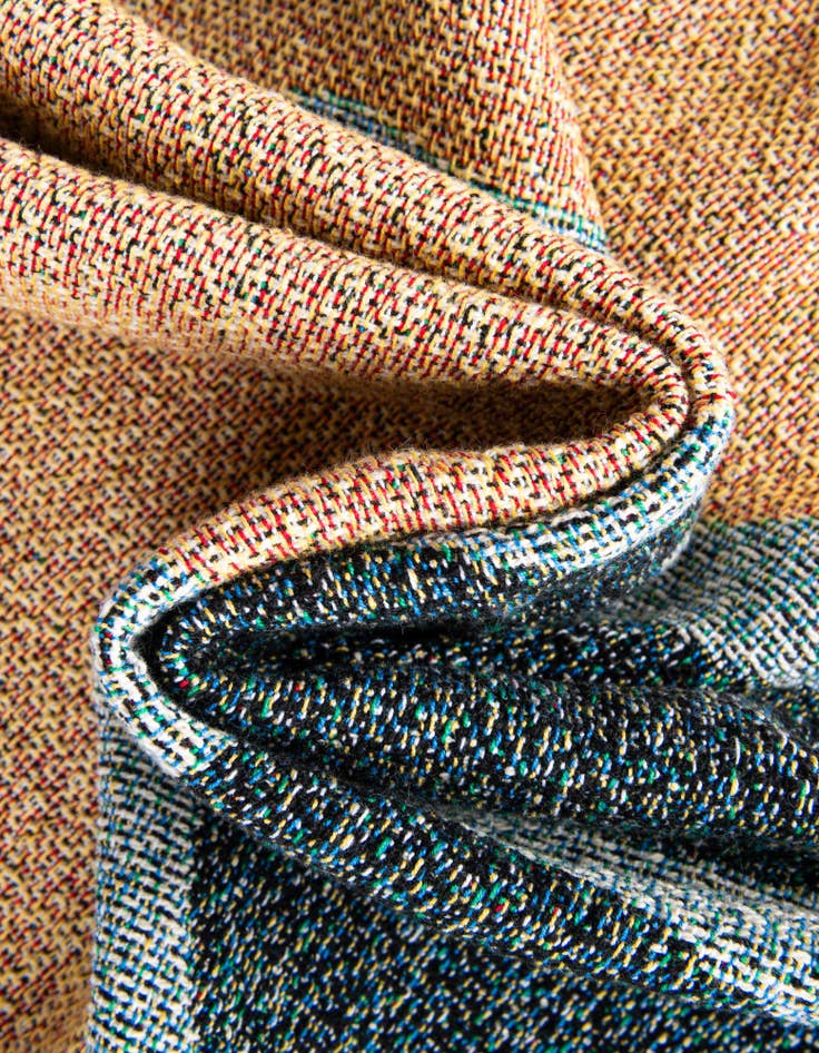 Detail image of 4' 6 x 6' Pastel Lemons Throw Blanket