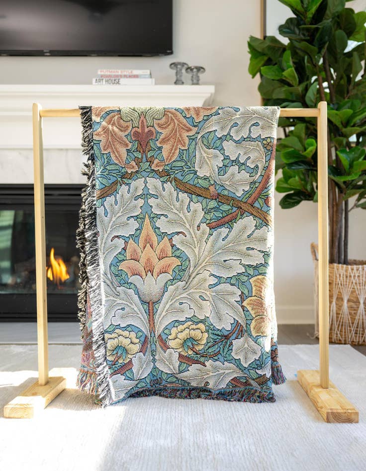 Detail image of 4' 6 x 6' William Morris St James Throw Blanket