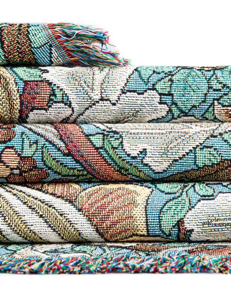 Detail image of 4' 6 x 6' William Morris St James Throw Blanket