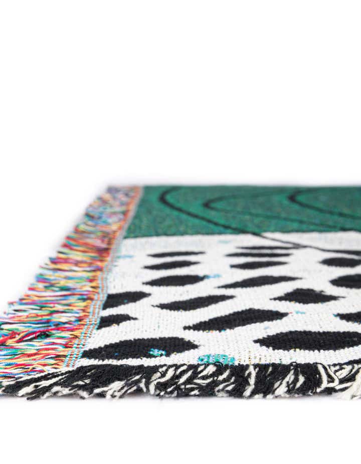 135cm x 185cm Spring Peeking Through Throw Blanket