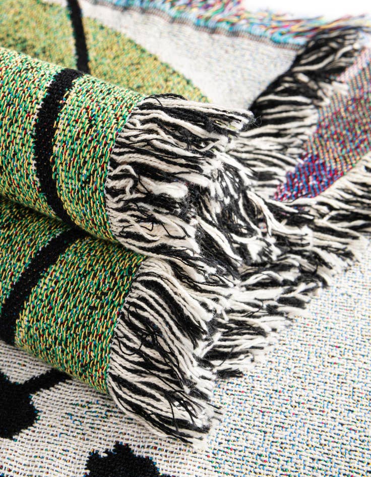Detail image of 4' 6 x 6' Spring Peeking Through Throw Blanket