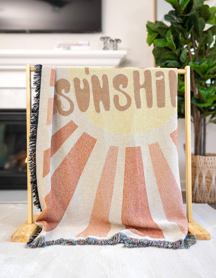 Detail image of 4' 6 x 6' Hello Sunshine Throw Blanket