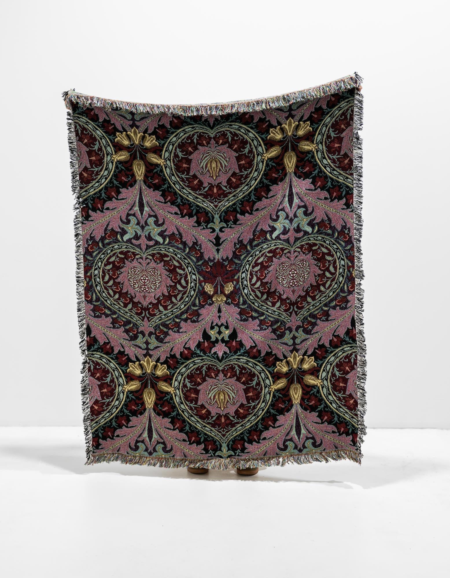 4' 6 x 6' William Morris Eden Strawberry Throw Blanket