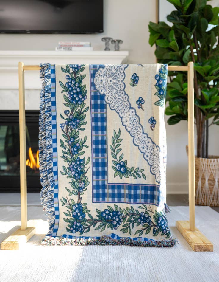 Detail image of 4' 6 x 6' Blueberry Lace Throw Blanket