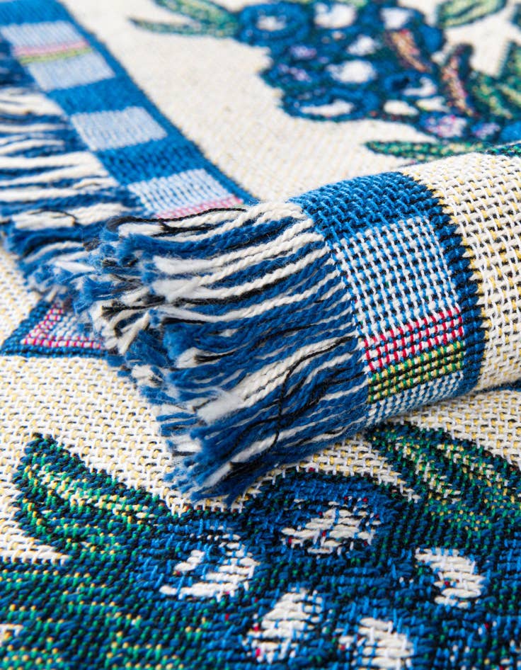 Detail image of 4' 6 x 6' Blueberry Lace Throw Blanket