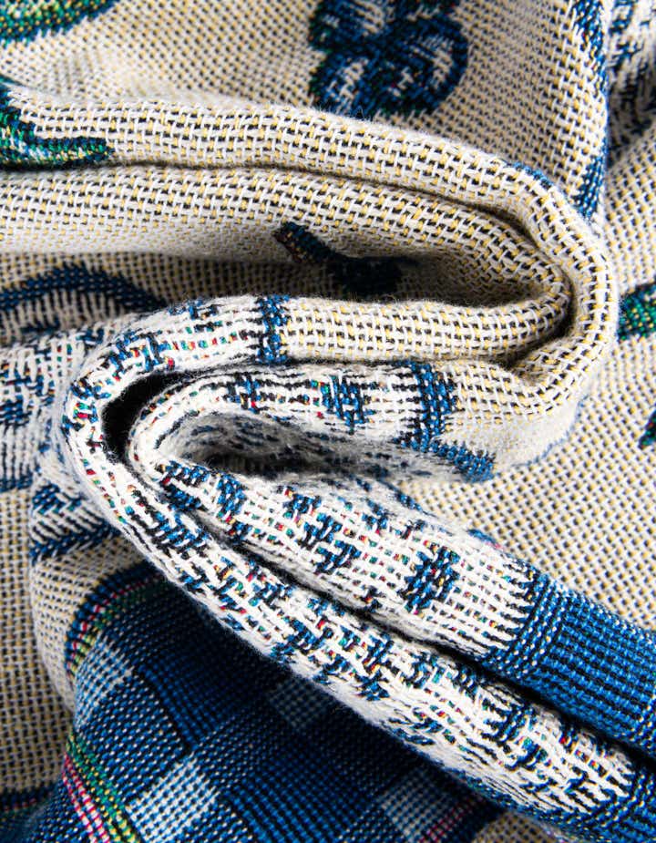 4' 6 x 6' Blueberry Lace Throw Blanket