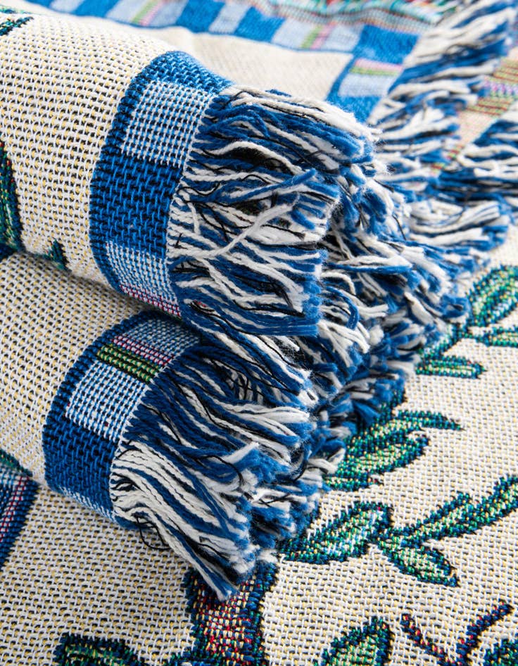 Detail image of 4' 6 x 6' Blueberry Lace Throw Blanket