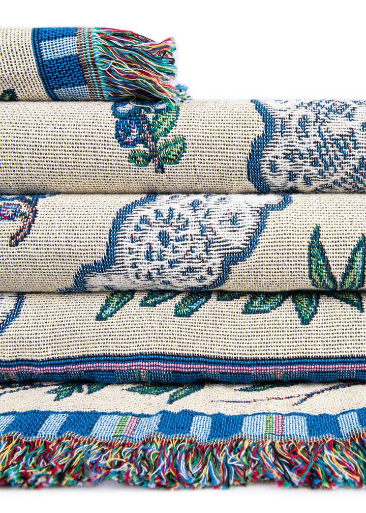 4' 6 x 6' Blueberry Lace Throw Blanket