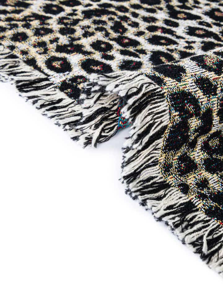 4' 6 x 6' Cheetah Skin Throw Blanket