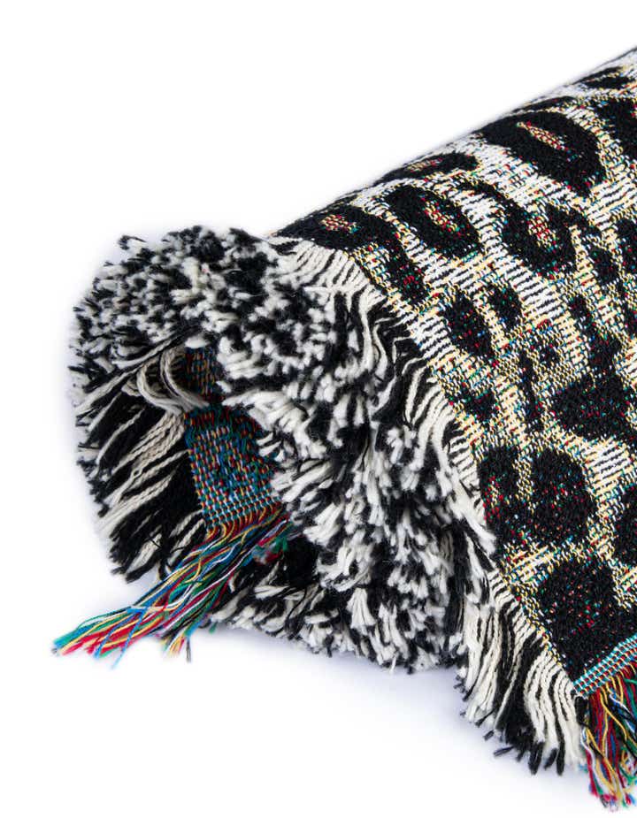 4' 6 x 6' Cheetah Skin Throw Blanket