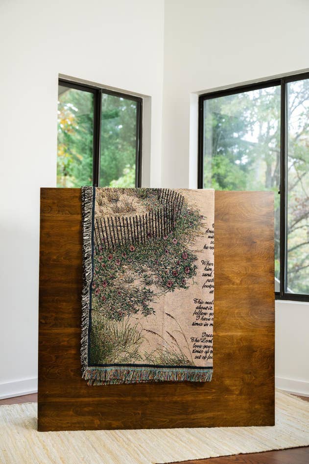 Detail image of 4' 6 x 6' Footprints Throw Blanket