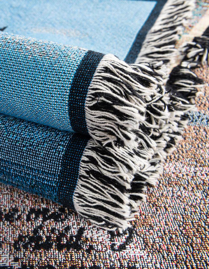 Detail image of 4' 6 x 6' Footprints Throw Blanket