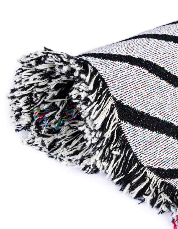 135cm x 185cm Geometric Lines 1 Plaid