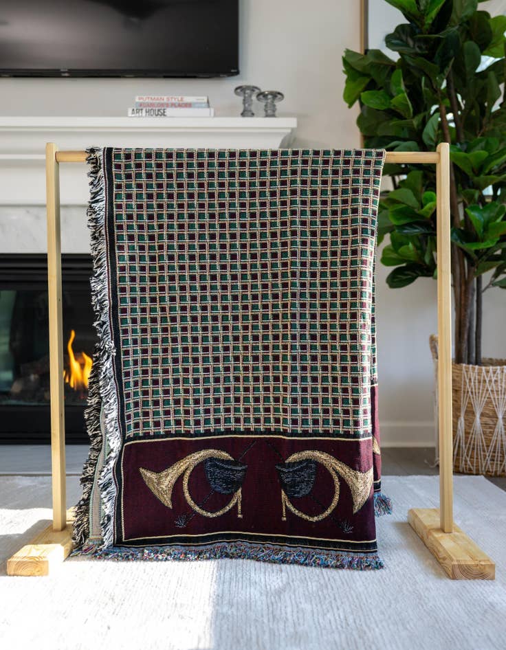 Detail image of 4' 6 x 6' Hunters Pace Equestrian Decor Throw Blanket