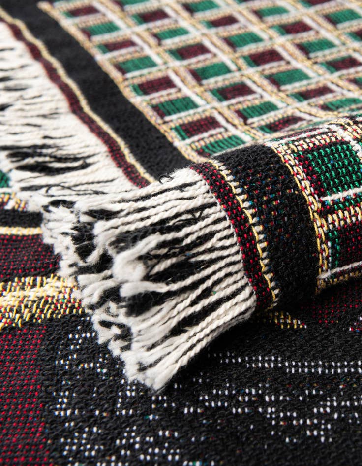 Detail image of 4' 6 x 6' Hunters Pace Equestrian Decor Throw Blanket