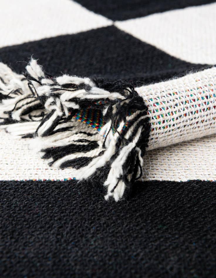 Detail image of 4' 6 x 6' Racing Check Throw Blanket