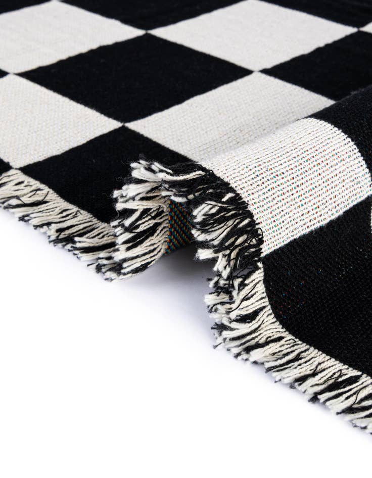 Detail image of 4' 6 x 6' Racing Check Throw Blanket