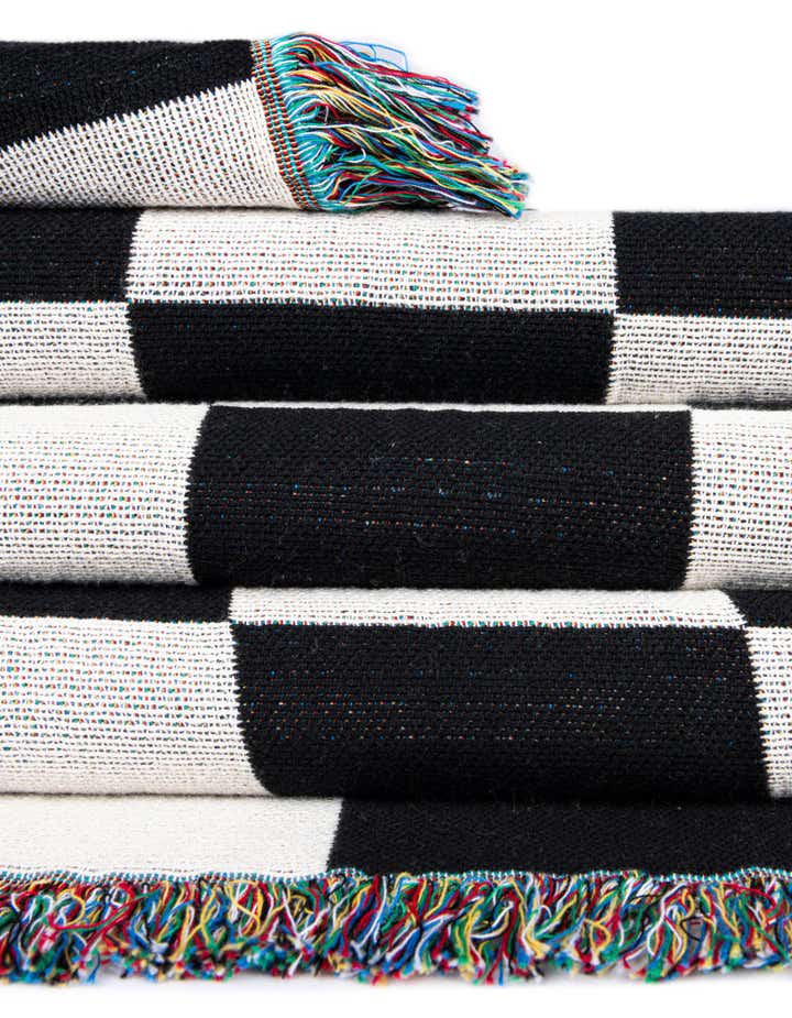 4' 6 x 6' Racing Check Throw Blanket