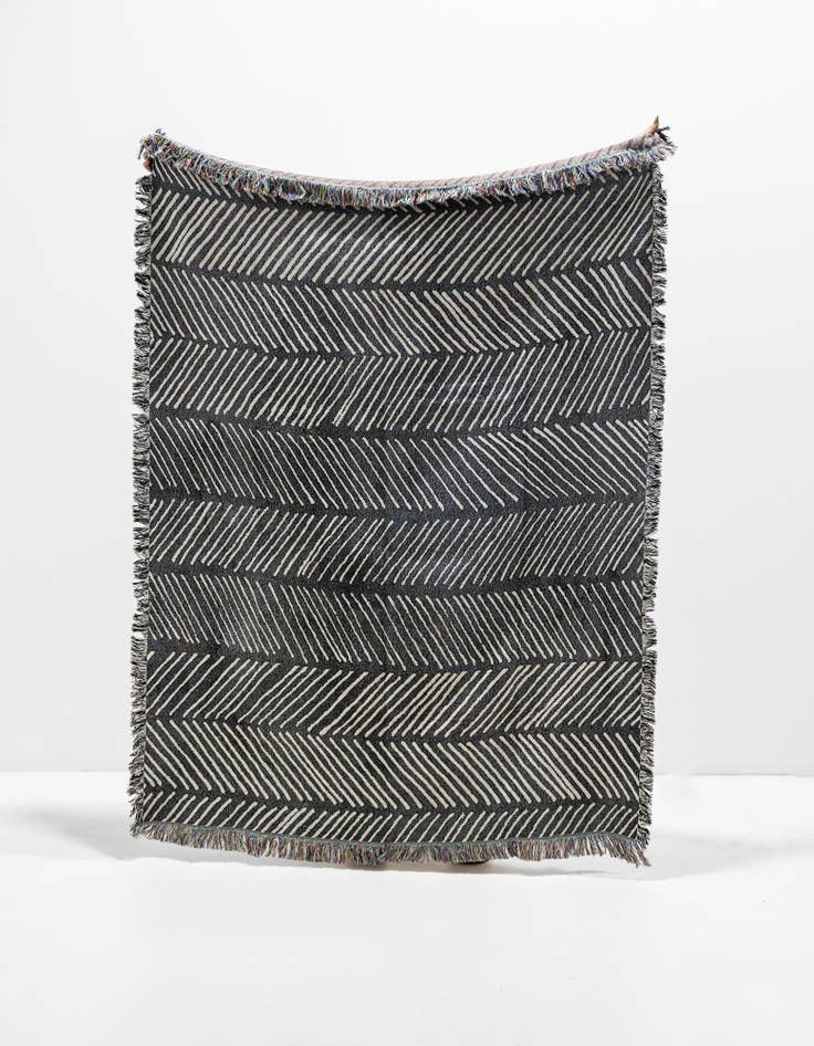 Detail image of 4' 6 x 6' Modern Monochrome Throw Blanket
