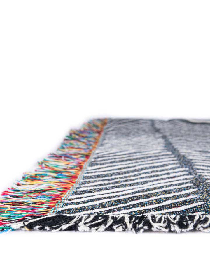 4' 6 x 6' Modern Monochrome Throw Blanket