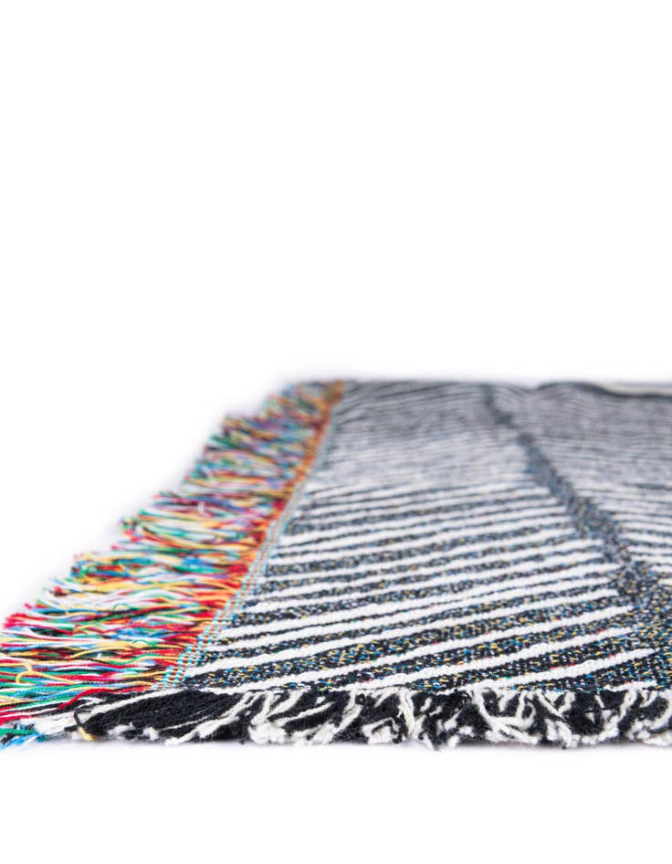 Detail image of 4' 6 x 6' Modern Monochrome Throw Blanket