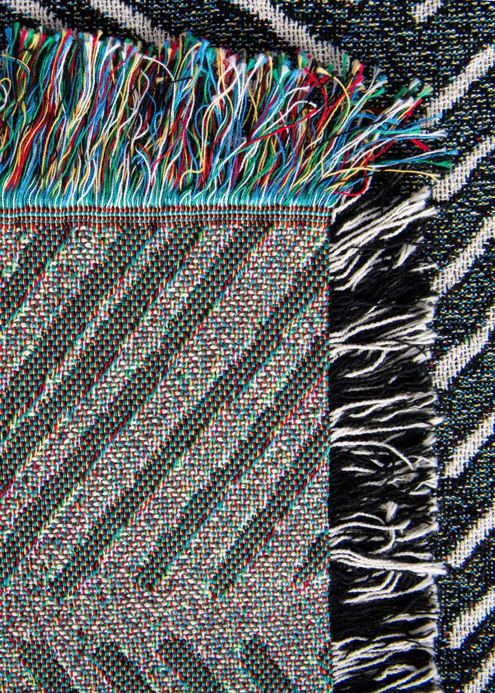 4' 6 x 6' Modern Monochrome Throw Blanket