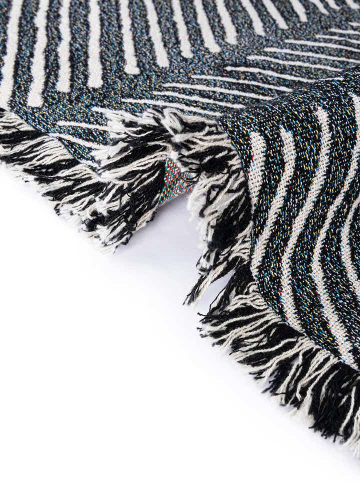 4' 6 x 6' Modern Monochrome Throw Blanket