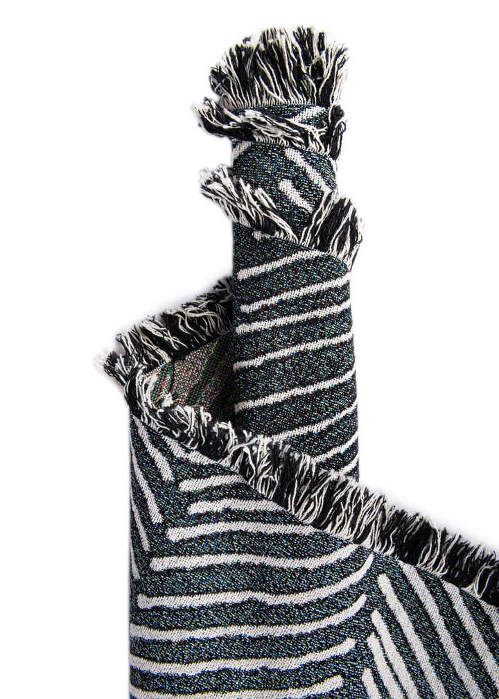 4' 6 x 6' Modern Monochrome Throw Blanket