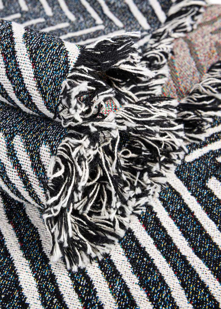 4' 6 x 6' Modern Monochrome Throw Blanket