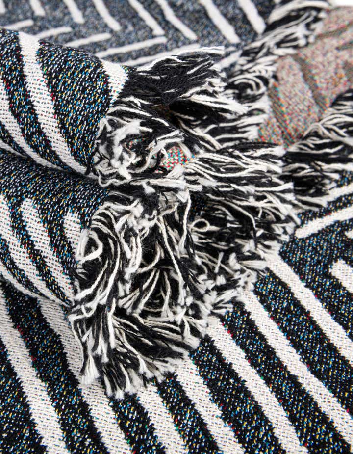 4' 6 x 6' Modern Monochrome Throw Blanket