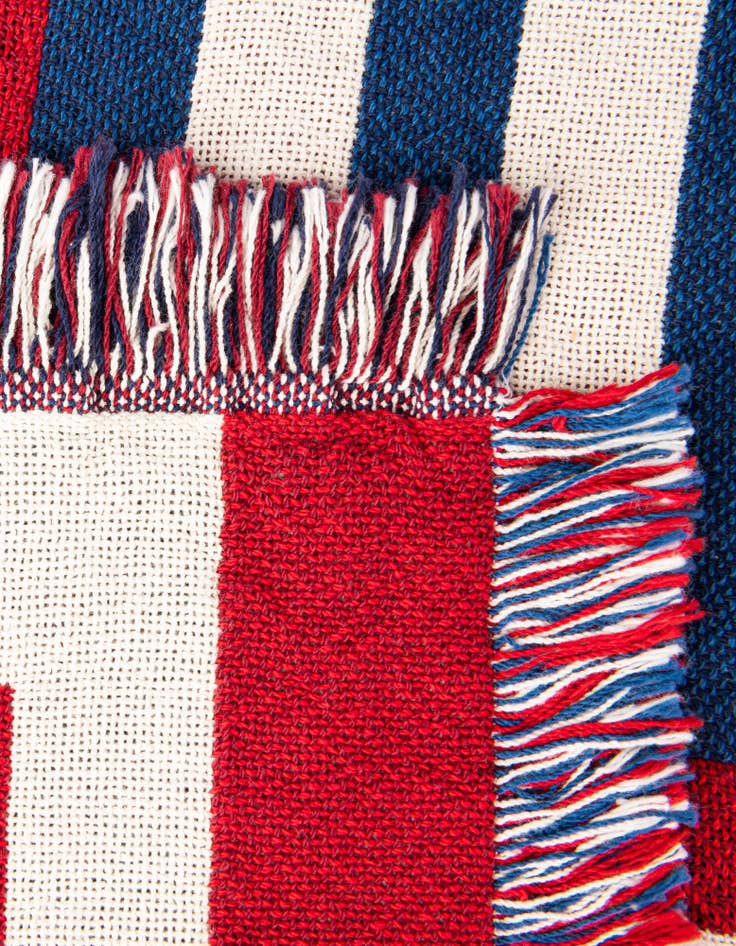 Detail image of 4' x 5' 9 Nautical Fish Throw Blanket