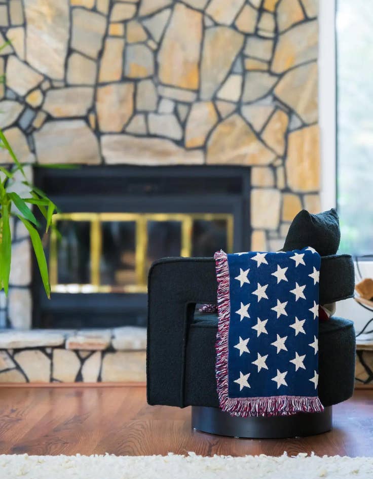Detail image of 4' 6 x 6' American Flag Throw Blanket