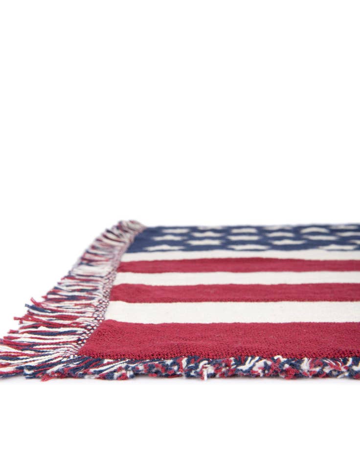 Detail image of 4' 6 x 6' American Flag Throw Blanket