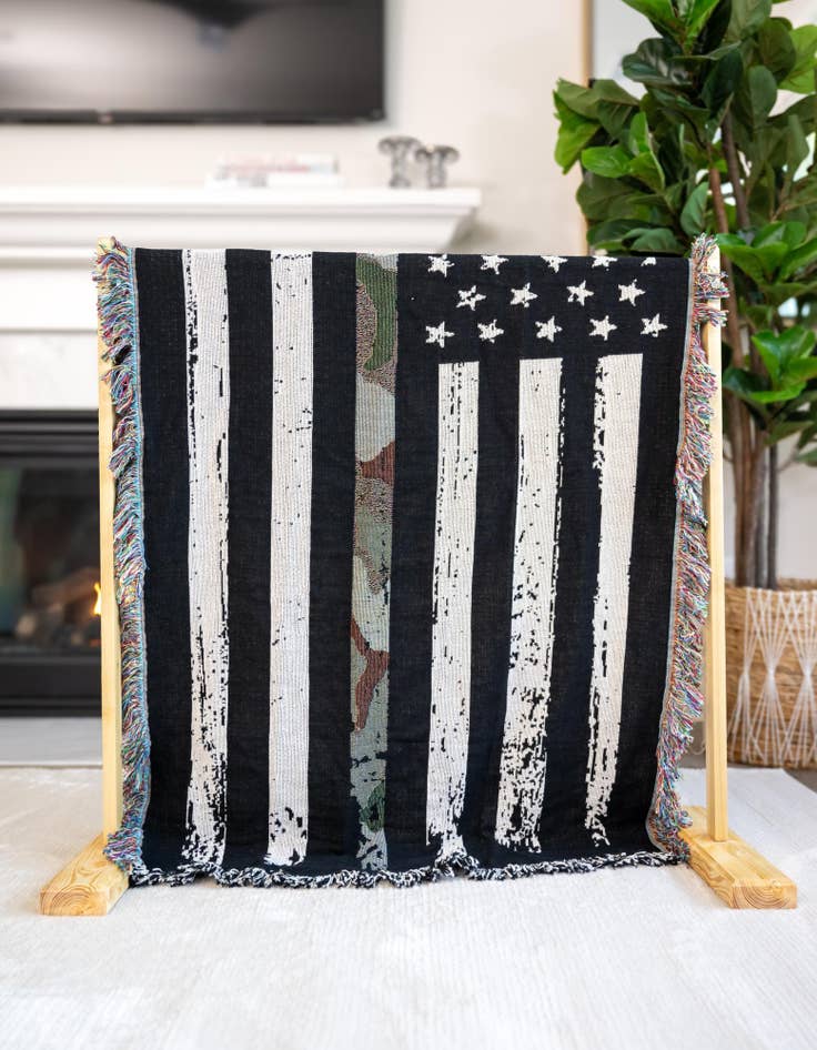 Detail image of 4' 6 x 6' Camo Stripe Flag Throw Blanket