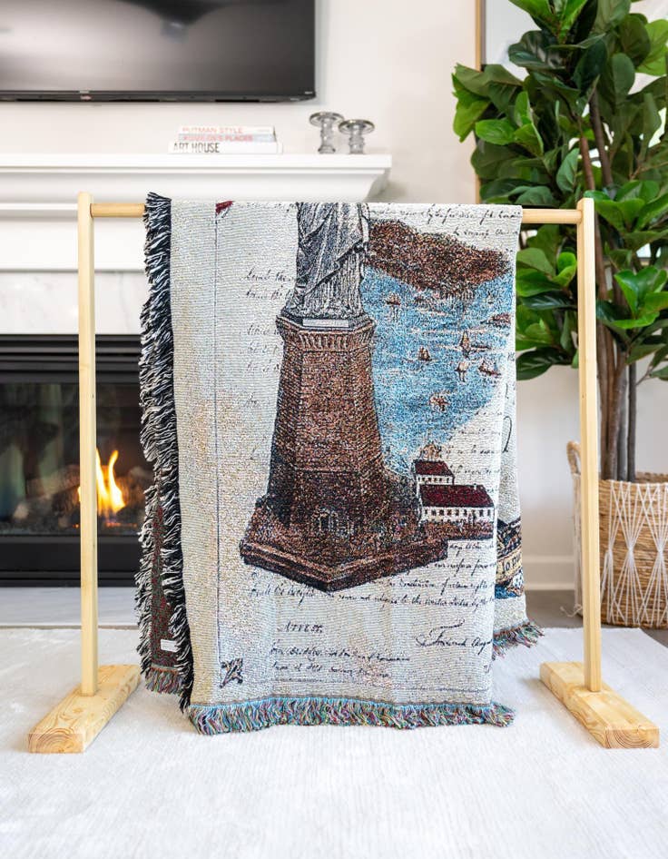 Detail image of 4' 6 x 6' Freedom Throw Blanket