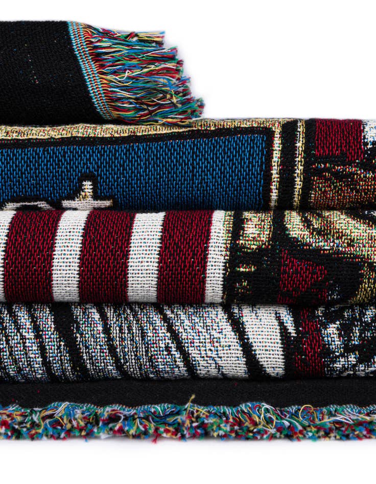 Detail image of 4' 6 x 6' Army Strong Throw Blanket